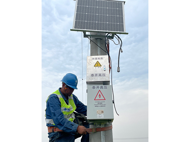 柱上斷路器～代替PT～太陽(yáng)能外置電源裝置